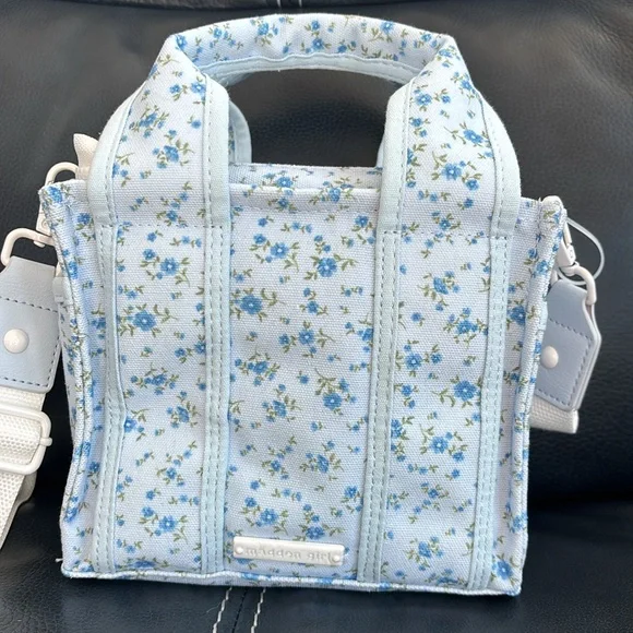 Viral Madden Girl Floral Mini Tote with Matching Coin Purse - Picture 3 of 14